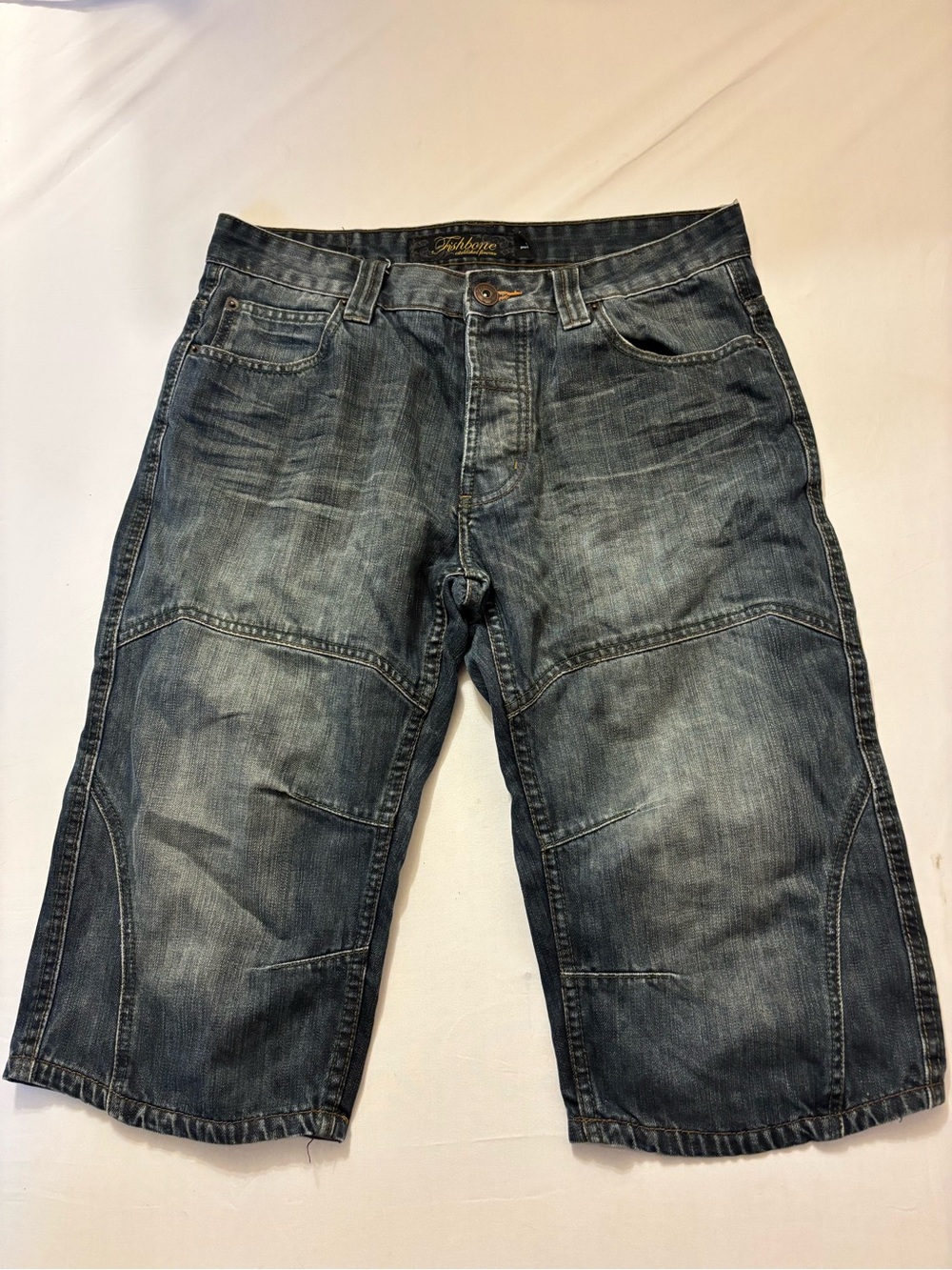 Relaxed Fit Men's Denim Cargo Shorts in Washed Blue - Unknown Brand